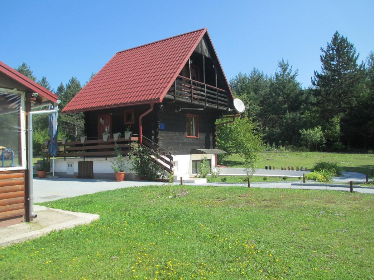 Apartments Family Trauber Korenica Exterior photo