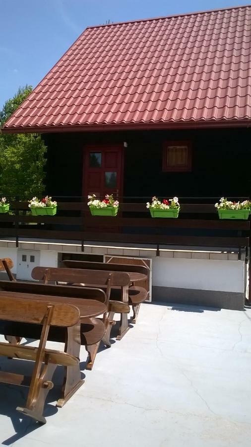 Apartments Family Trauber Korenica Exterior photo